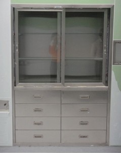 推拉門(mén)帶抽屜藥品柜